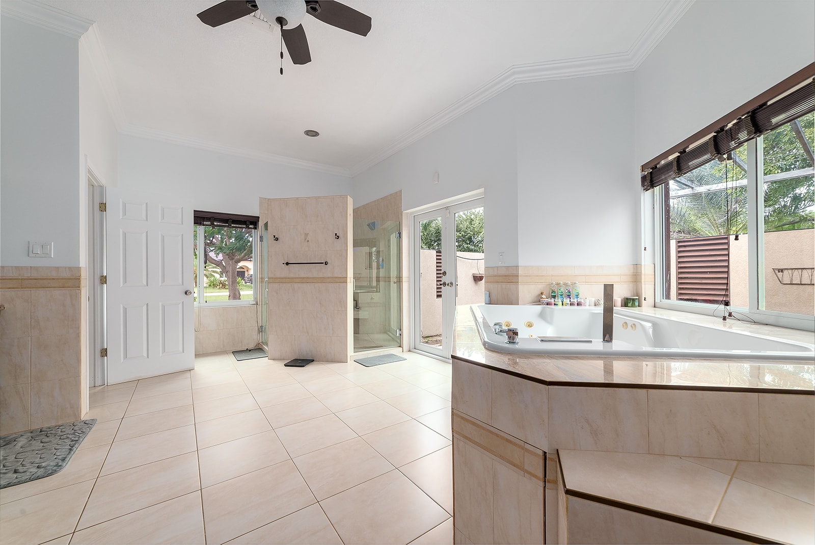 3 BED MIDWAY CLOSE FAMILY HOME