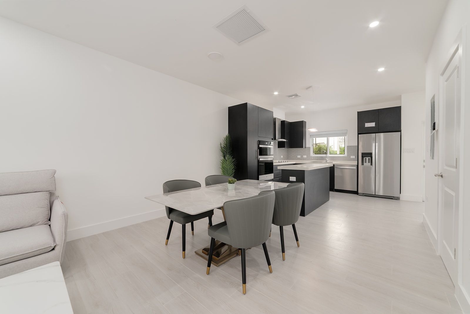 2 Bed 3 Bath Yarl