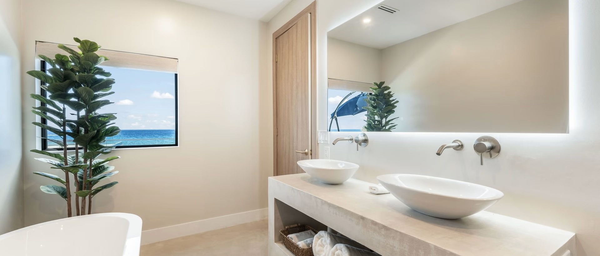5 Bed Beach Front Estate - Halcyon Point