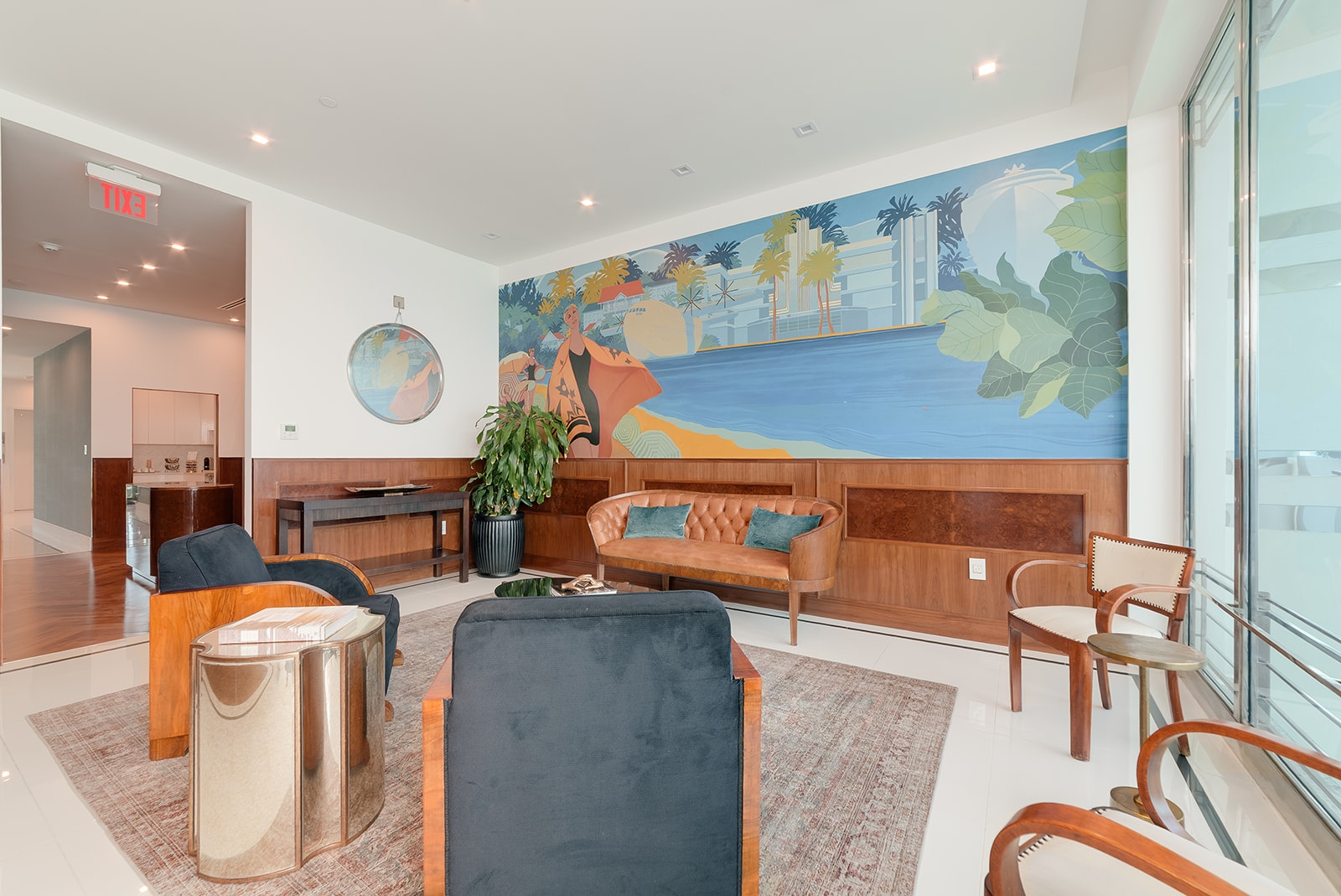 FIN - CHIC 4 BED W DEN CONDO