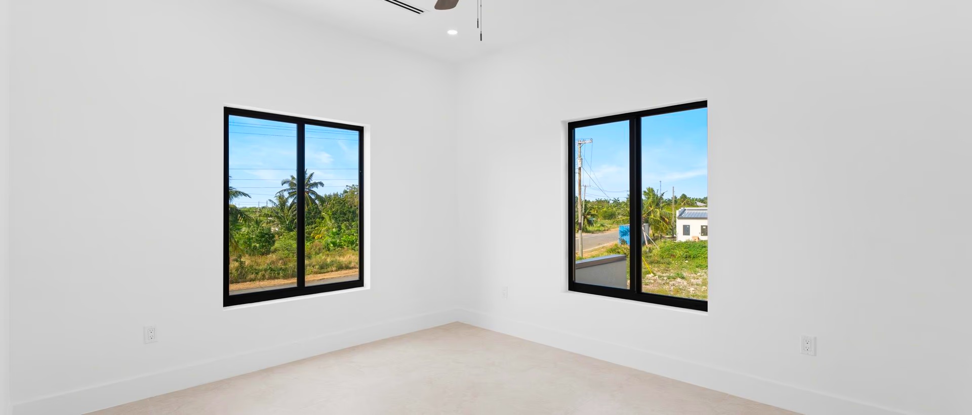 #2 Brand New 3 Bed 3.5 Bath Duplex - Lookout Gardens