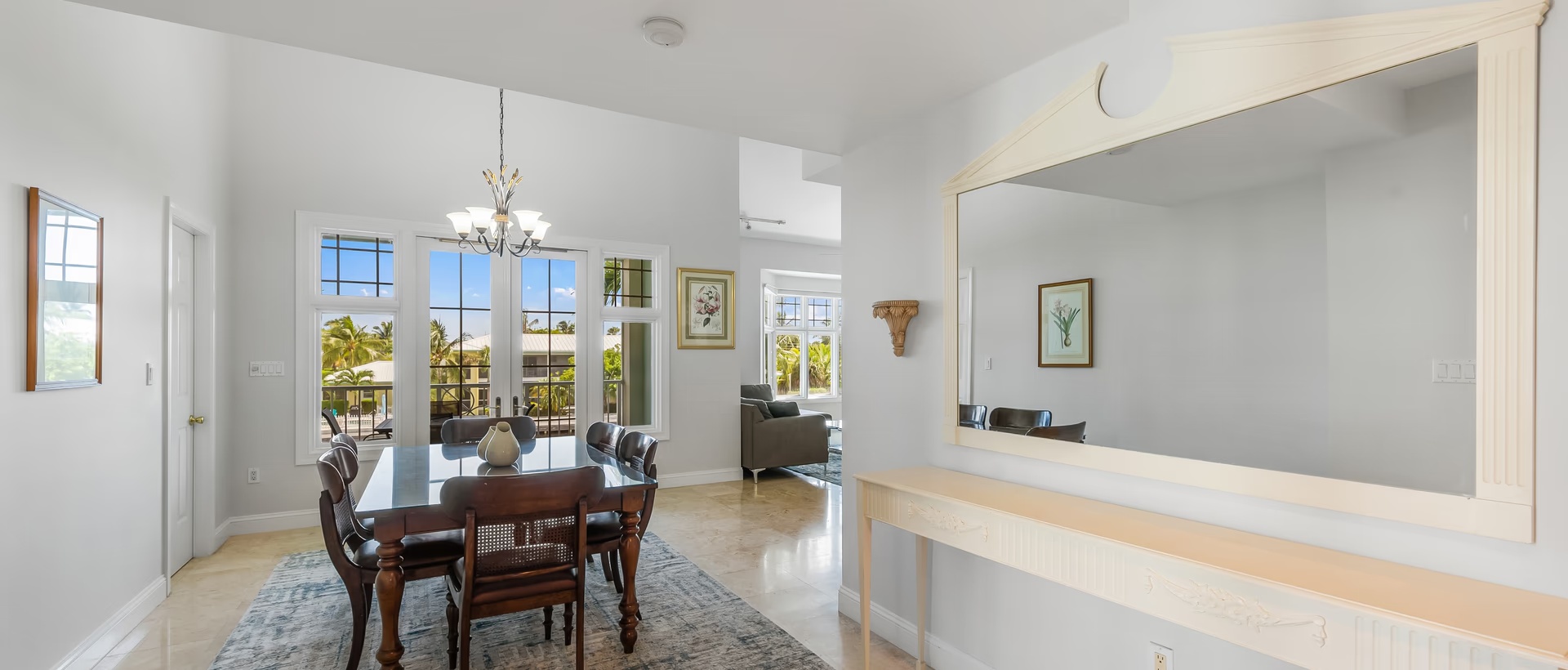 Britannia Kings Court Canal Front 4 Bed/3 Bath Plus Boat Dock