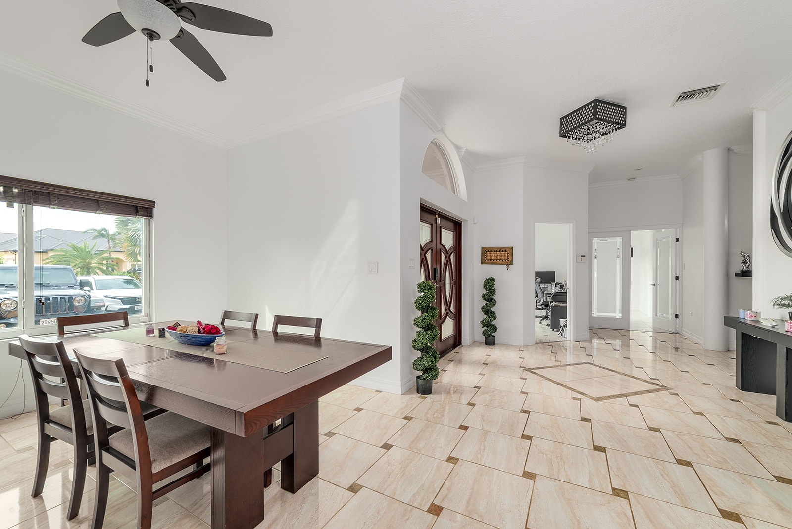 3 BED MIDWAY CLOSE FAMILY HOME