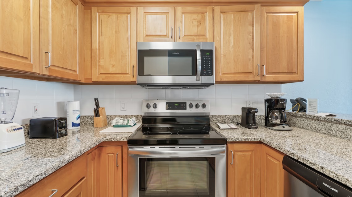 Castaway Cove Beachfront - 2 Bed, 2 Bath, A And B Lock Off Unit