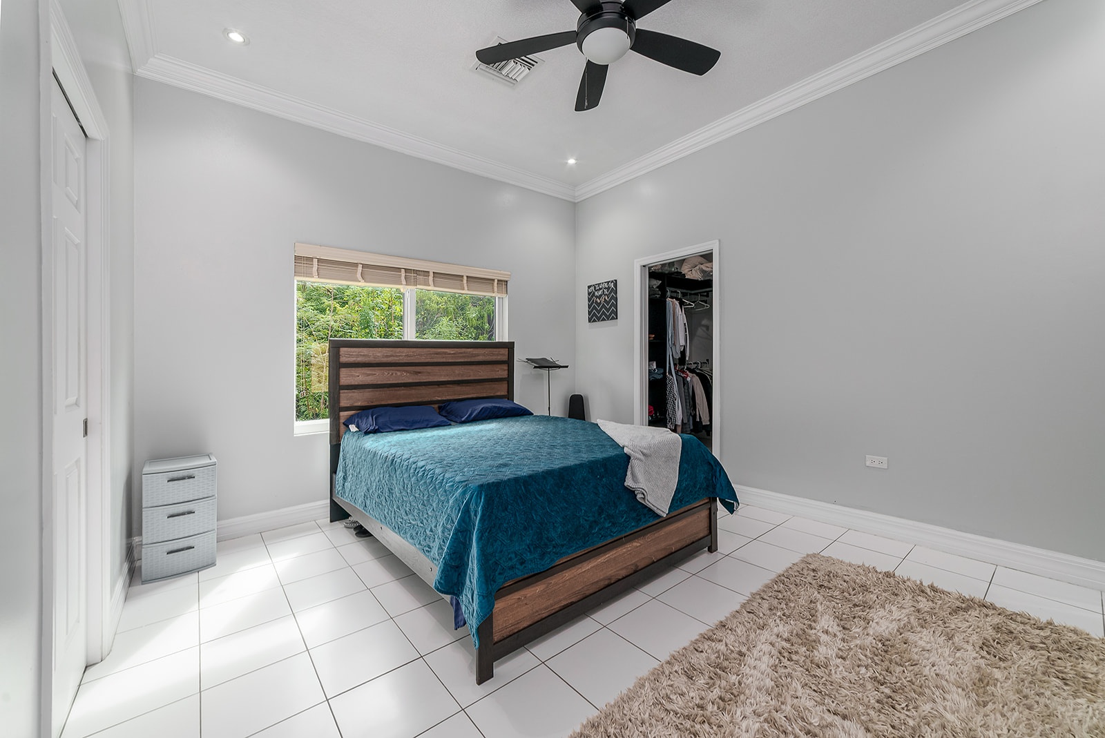 3 BED MIDWAY CLOSE FAMILY HOME