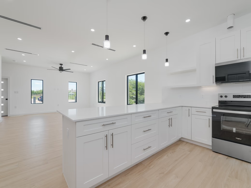 2 Bedroom, 2.5 Bathroom Duplex In Lookout Garden