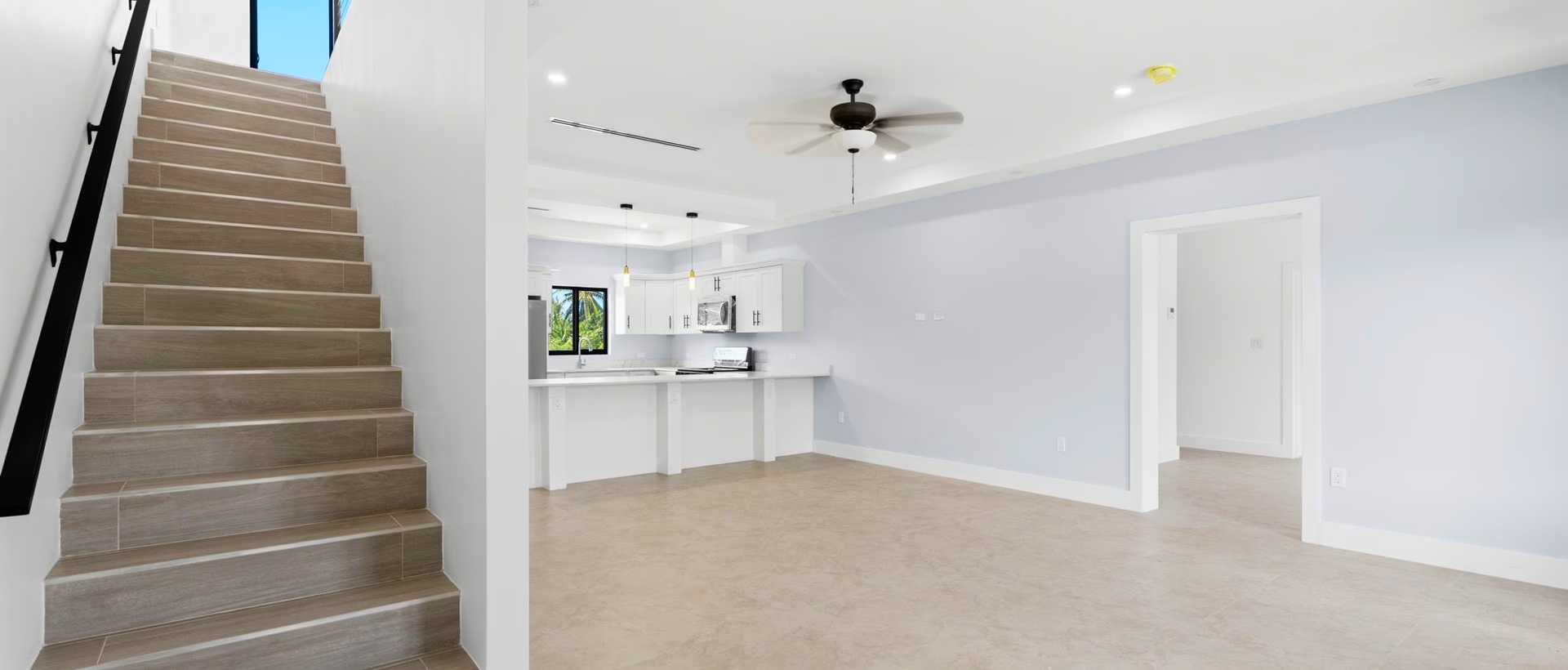 #2 Brand New 3 Bed 3.5 Bath Duplex - Lookout Gardens