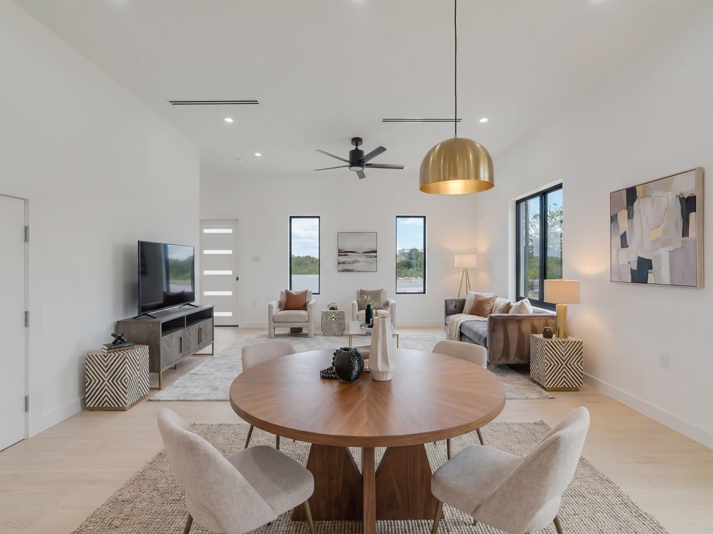 2 Bedroom, 2.5 Bathroom Duplex In Lookout Garden