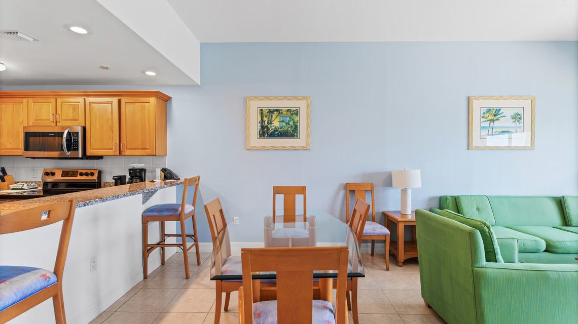 Castaway Cove Beachfront - 2 Bed, 2 Bath, A And B Lock Off Unit
