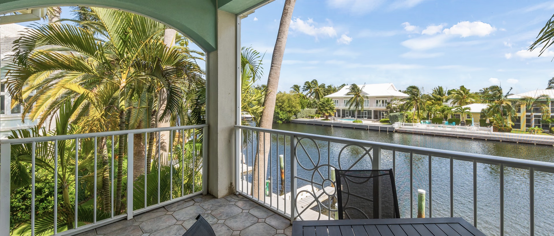 Britannia Kings Court Canal Front 4 Bed/3 Bath Plus Boat Dock