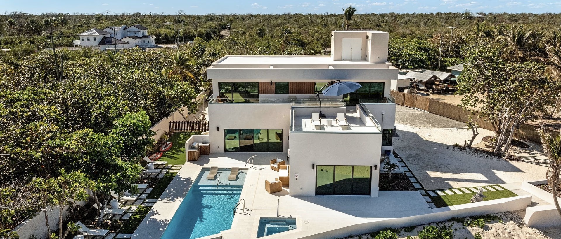 5 Bed Beach Front Estate - Halcyon Point