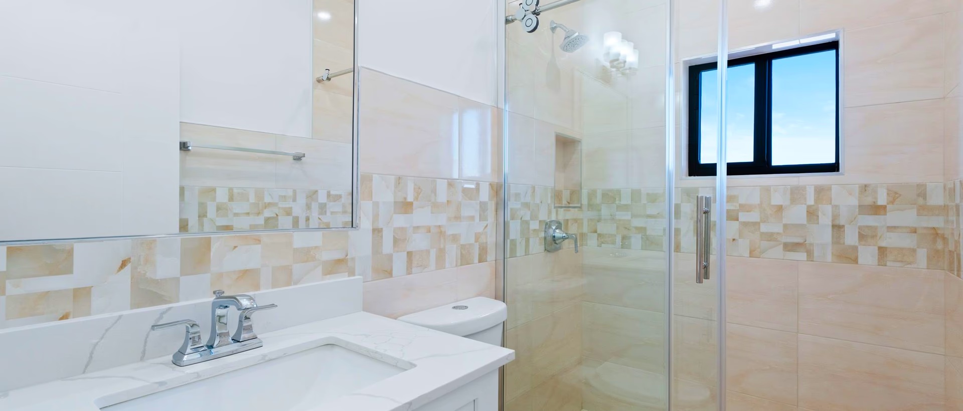 #2 Brand New 3 Bed 3.5 Bath Duplex - Lookout Gardens