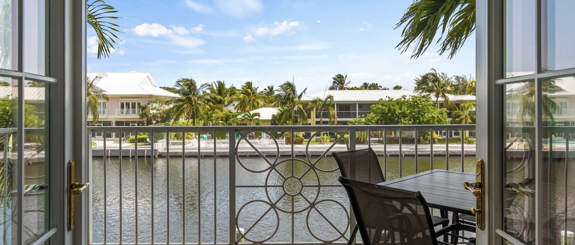 Britannia Kings Court Canal Front 4 Bed/3 Bath Plus Boat Dock