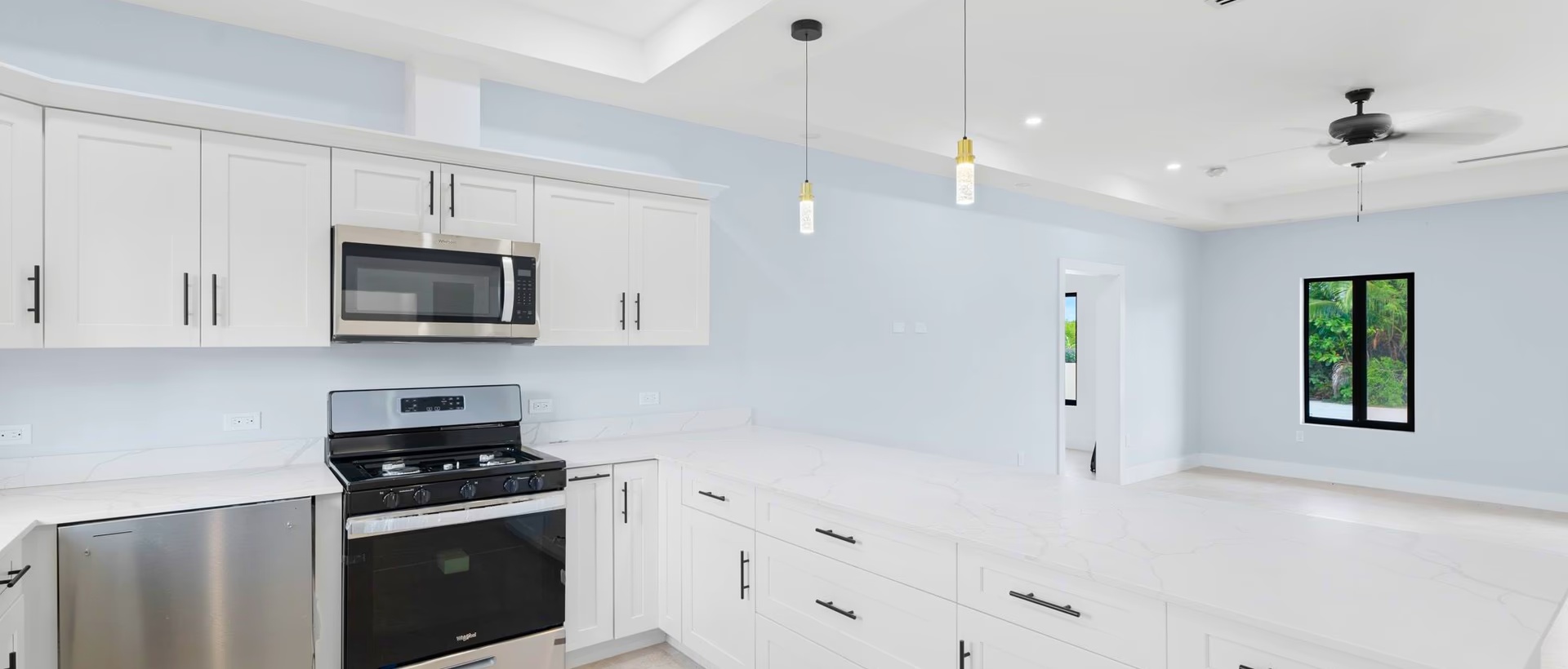 #2 Brand New 3 Bed 3.5 Bath Duplex - Lookout Gardens