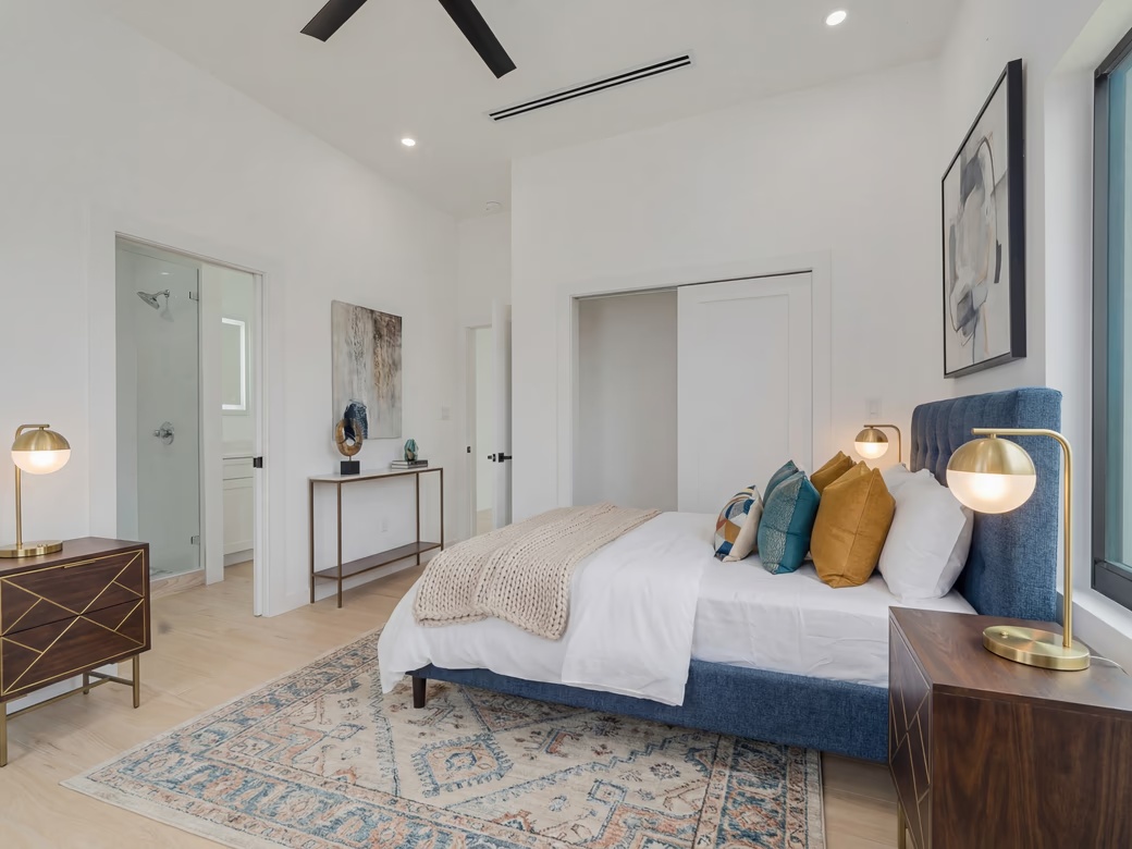 2 Bedroom, 2.5 Bathroom Duplex In Lookout Garden