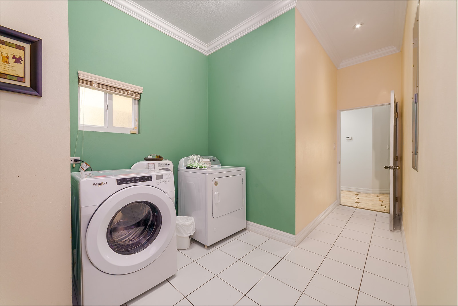 3 BED MIDWAY CLOSE FAMILY HOME